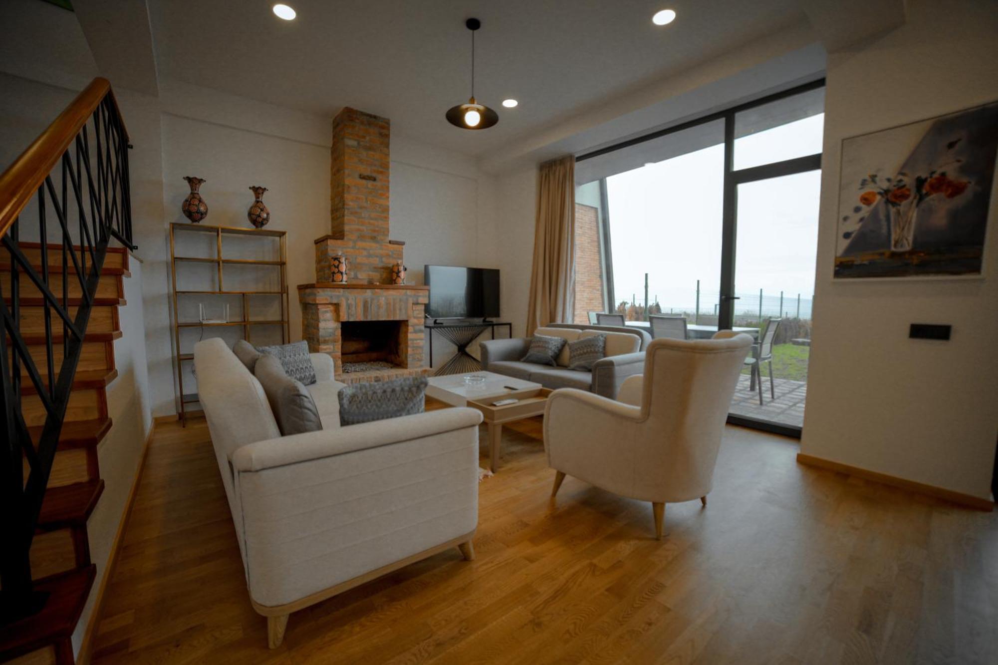 Luxury In Alazani Valley Villa *