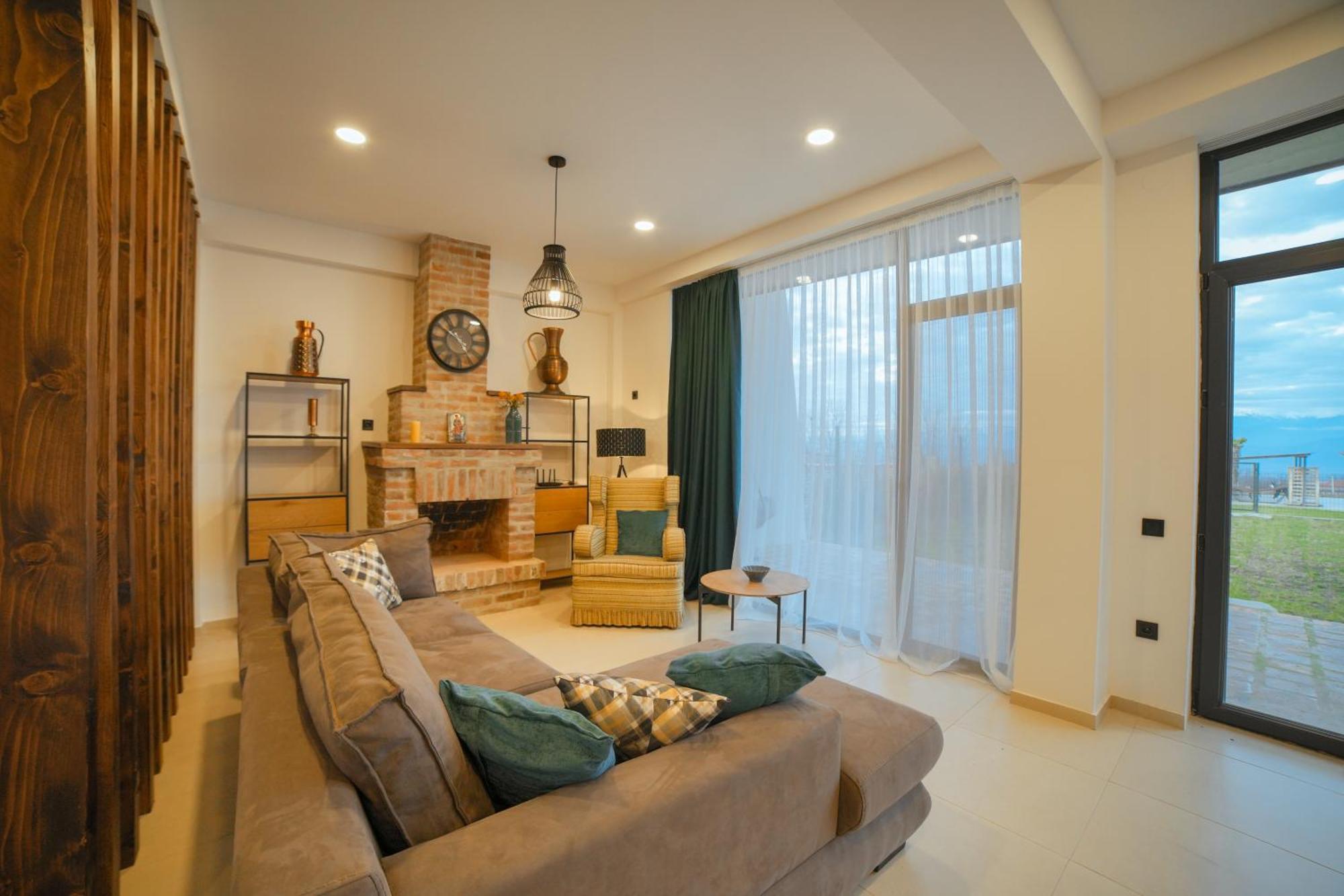 Luxury In Alazani Valley Villa *